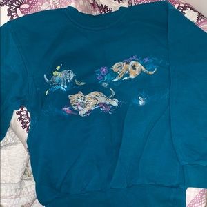 “northern getaway” large sweat shirt